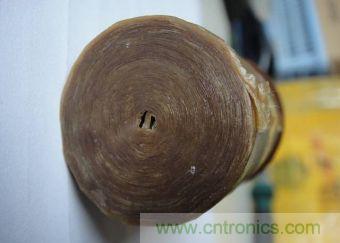 圖5:捏一捏紙卷,看看是否結(jié)實(shí)