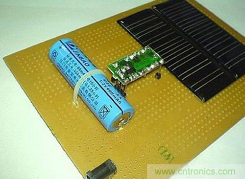 微型太陽能供電板DIY，給手電筒收音機(jī)供電