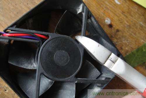 想減少電費嗎？DIY一個迷你風力發(fā)電機吧