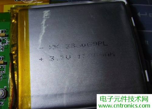 探秘電子紙！一款電紙書的電子墨水屏拆解