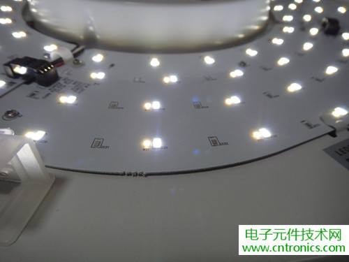 高端大氣上檔次！智能遙控調(diào)光LED吸頂燈拆解