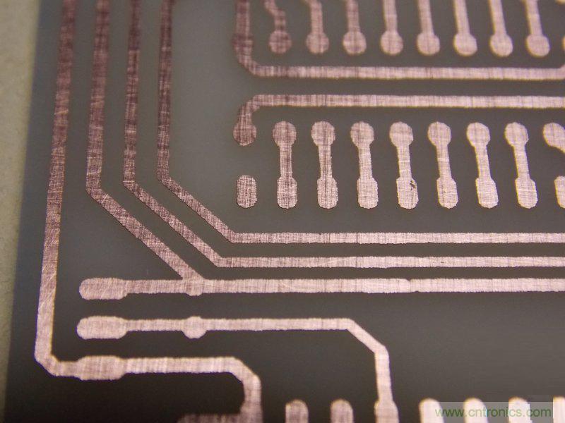 牛人全手工DIY：微電腦智能溫控市電開(kāi)關(guān)