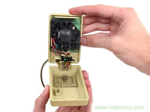 拆！古董級(jí)Macintosh 128K電腦