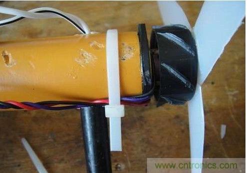 創(chuàng)意DIY！迷你風(fēng)力發(fā)電機(jī)！