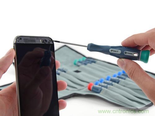 牛人強(qiáng)拆！新HTC One(M8)真機(jī)精密做工難修理