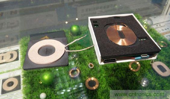 無線充電發(fā)端產品的演進，厚度大大減小。發(fā)端產品已經可以做到1.5mm厚度（整體厚度）前一代的產品大概在3.5mm。