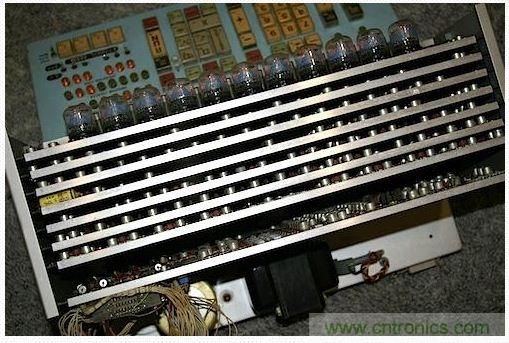 經(jīng)典懷舊拆解！歷史彌留的可編程科學(xué)計算器 from 1966