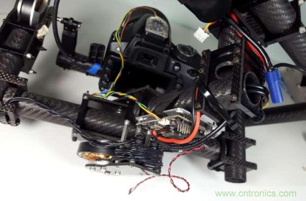 攝影發(fā)燒友：想要相機(jī)穩(wěn)如雞頭，學(xué)我DIY自平衡相機(jī)穩(wěn)定器