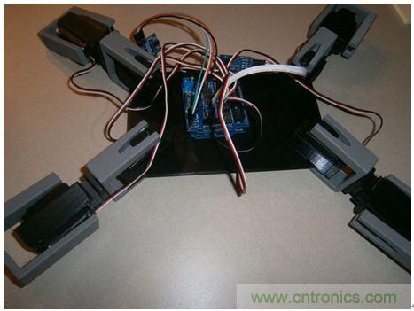 想要DIY一個會打招呼的超萌機(jī)器人嗎？猛戳這里