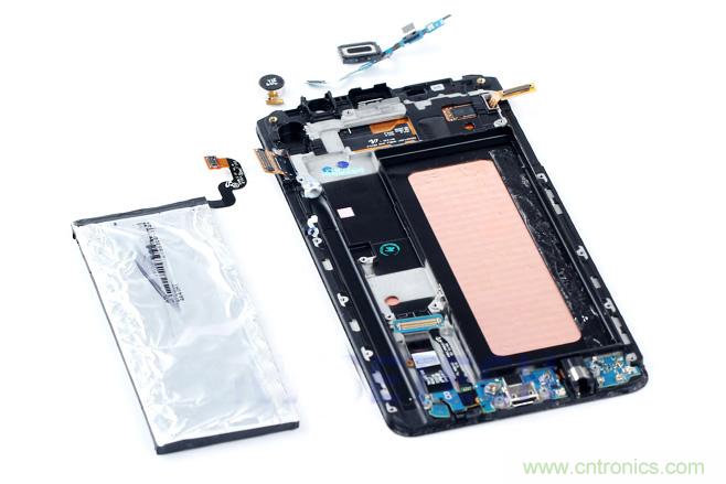 Galaxy Note5拆解，與S系列差距日漸模糊