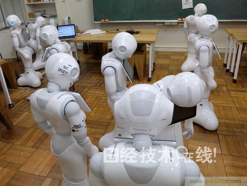 拆解筆記本不過癮，那就來拆拆日本情感機器人吧！