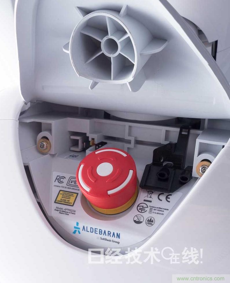 拆解筆記本不過癮，那就來拆拆日本情感機器人吧！