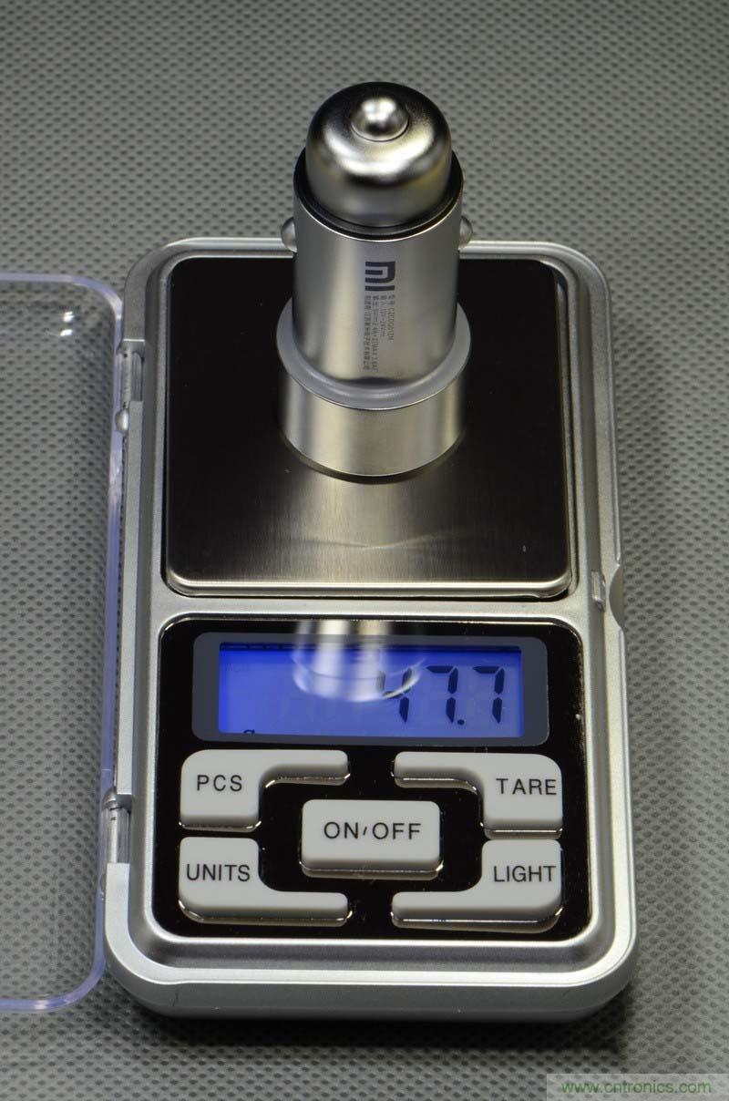 小米車載充電器拆解評測：49元能讓這枚&ldquo;子彈&rdquo;飛多遠(yuǎn)？