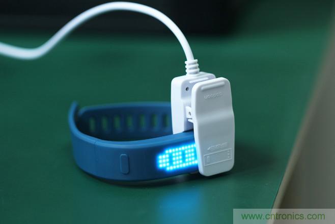 咕咚智能手環(huán)2上手評(píng)測(cè)：功能齊全，細(xì)節(jié)欠缺