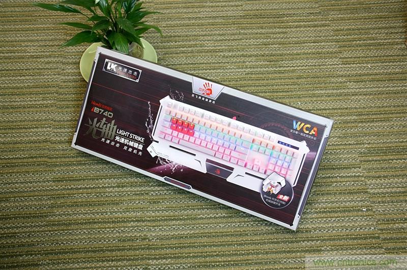 曾經(jīng)的網(wǎng)吧統(tǒng)治者&mdash;雙飛燕血手幽靈機(jī)械鍵盤，真世界最快？