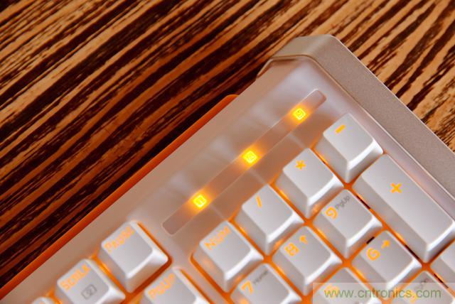 左手寫愛，右手寫他&mdash;&mdash;從此鍵盤鼠標不分家！