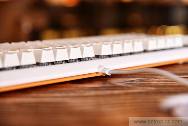 左手寫愛，右手寫他&mdash;&mdash;從此鍵盤鼠標不分家！