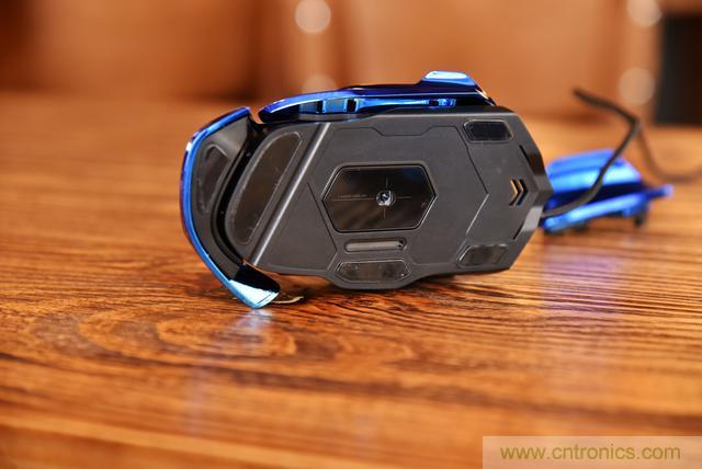 左手寫愛，右手寫他&mdash;&mdash;從此鍵盤鼠標不分家！