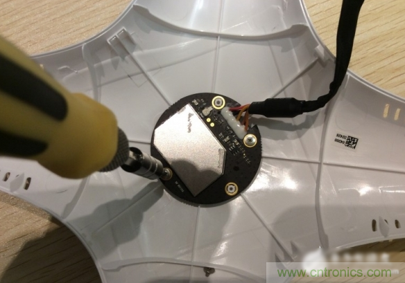 真飛機(jī)拆不著，那就來拆拆無人機(jī)&ldquo;鼻祖&rdquo;大疆吧！