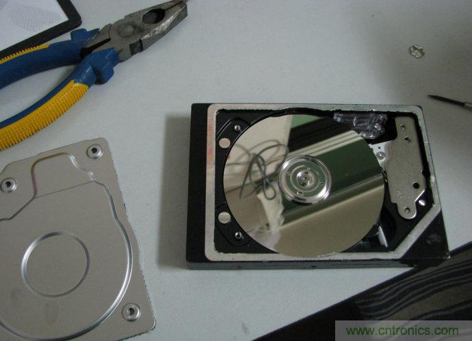 無人機 DIY 制作全過程，酷得不要不要的！