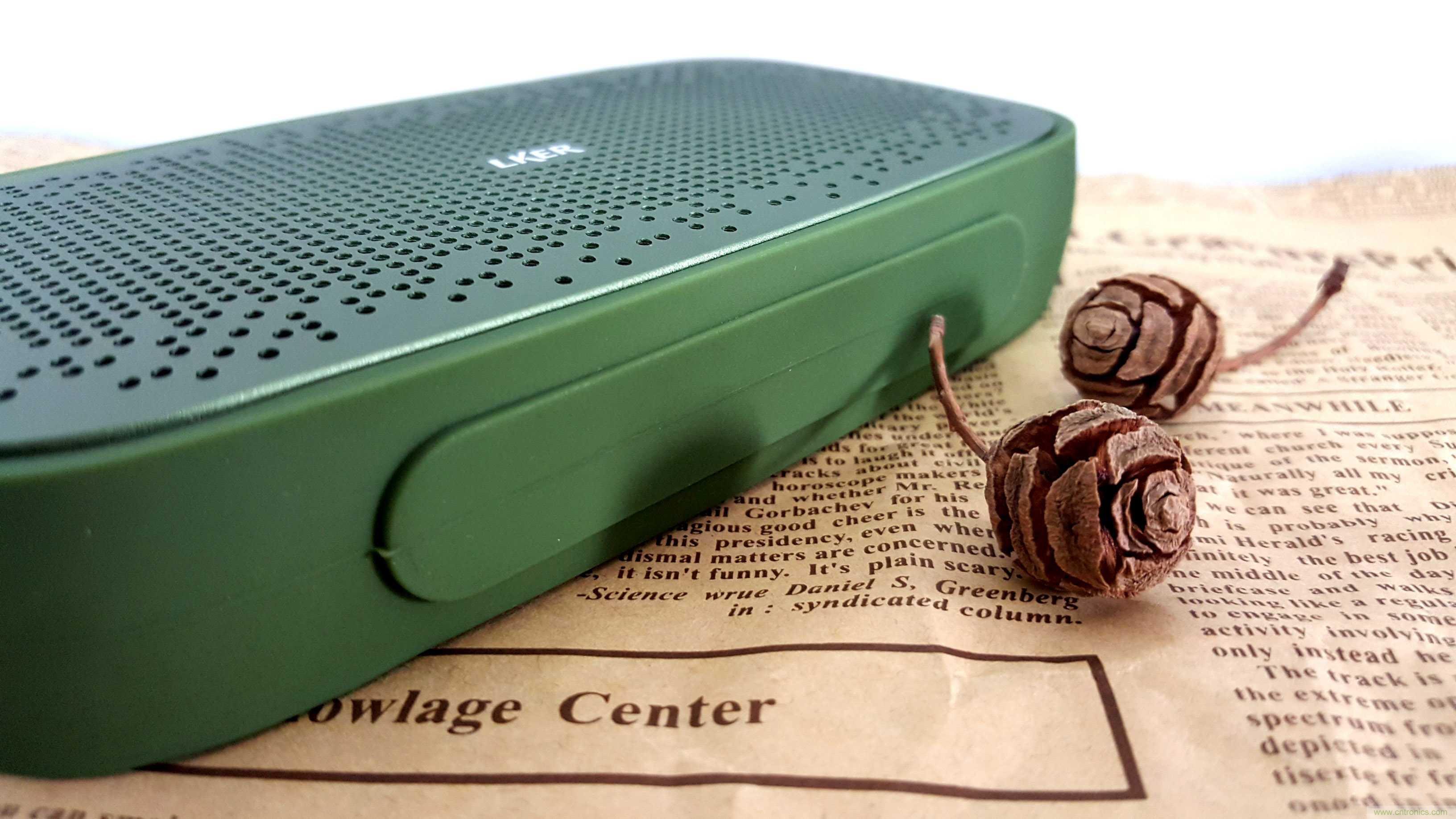 搞怪&ldquo;美人魚&rdquo;盡享靈克藍(lán)牙音箱的天籟之音！