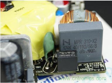 69元小米4口USB充電器詳細拆解，看完你也能DIY一個