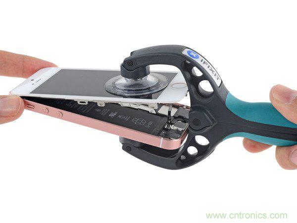 有什么地方?jīng)]有變？iPhone SE真機(jī)拆解