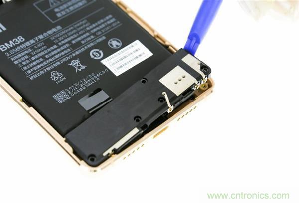 小米手機4S超詳細拆解:內(nèi)外硬件大升級