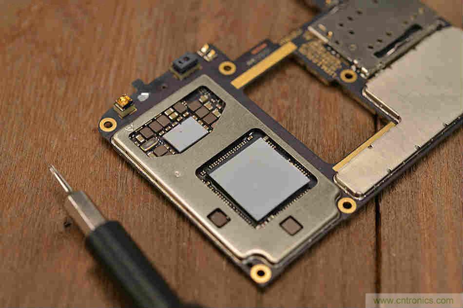 拆解魅族15 Plus：玩轉(zhuǎn)了新概念，但其工藝究竟如何？