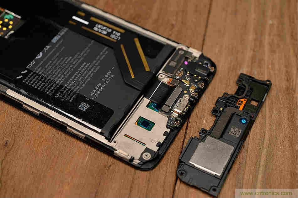 拆解魅族15 Plus：玩轉(zhuǎn)了新概念，但其工藝究竟如何？