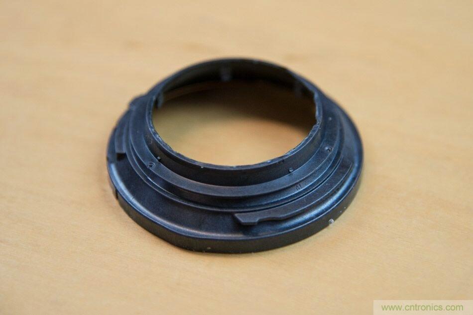 拆解戴森吹風機：近三千元的價格貴在哪？