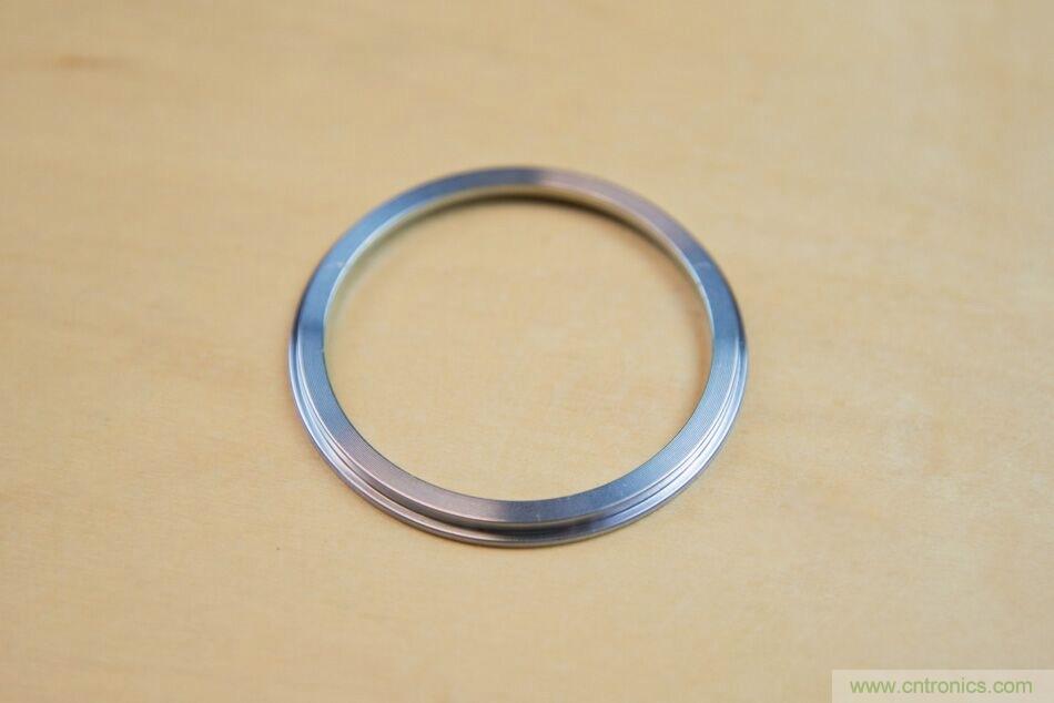 拆解戴森吹風機：近三千元的價格貴在哪？