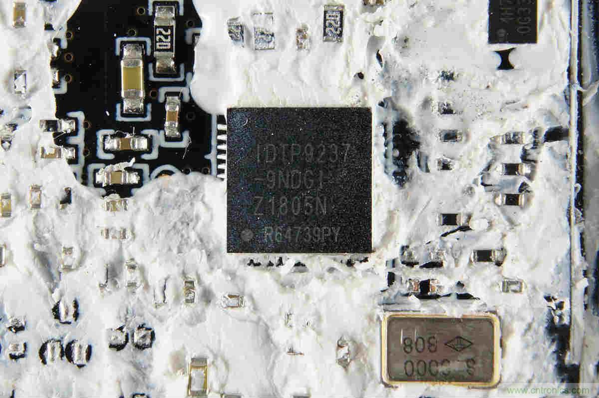 拆解對(duì)比：系出同門，小米、紫米無(wú)線充電器的差別有多大？