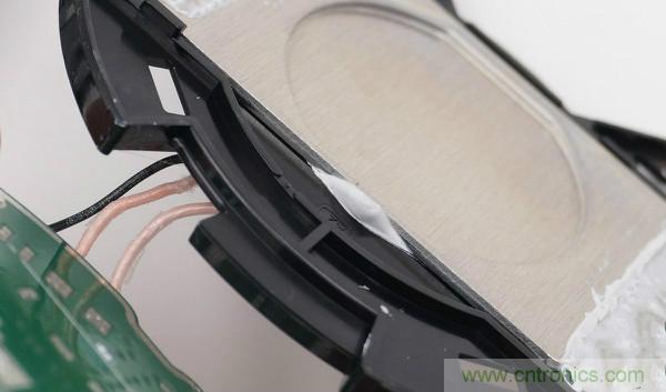 拆解華為保時捷設(shè)計快充無線充電器：憑啥能賣699？