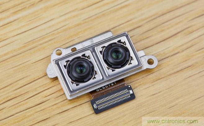 拆解黑鯊手機(jī)：多級(jí)直觸一體式液冷系統(tǒng)有什么門道？