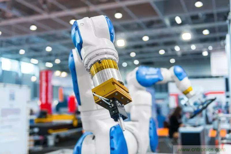 實現(xiàn)機器人的自主性？嵌入式模擬智能可以達到新高度！