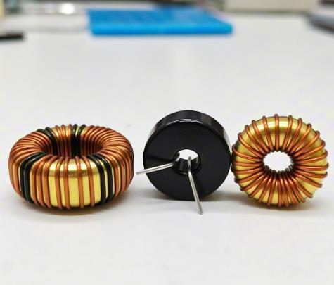 磁珠電感、磁環(huán)電感與色環(huán)電感：電磁濾波世界的三重變奏曲